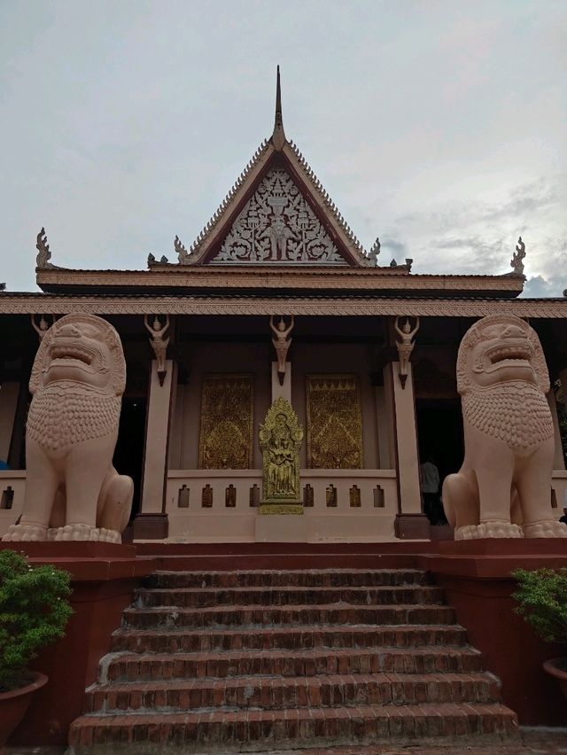 Wat Phnom: A Cultural Landmark on Phnom Penh’s Hilltop