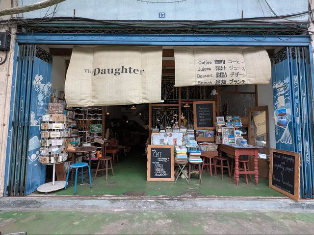 Vintage Green Cafe The Daughter