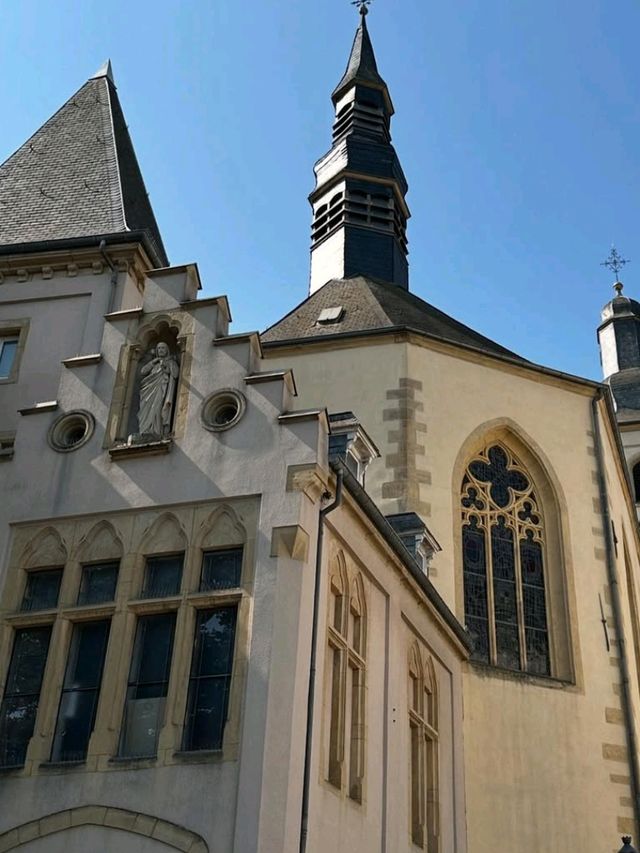 🇱🇺✨ Luxembourg Surprise: Big Adventures, Low Prices! 🎒💶