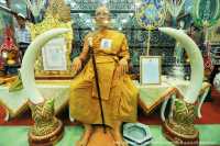 กราบหลวงพ่อพัฒน์ วัดห้วยด้วน