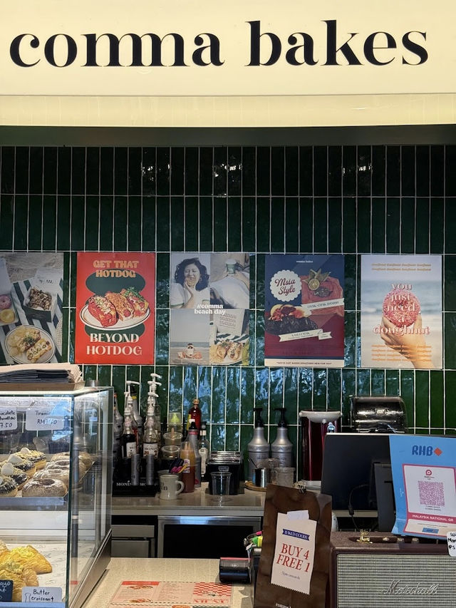 Comma Bakes, Retro Charm Meets Sweet Indulgence in Desaru