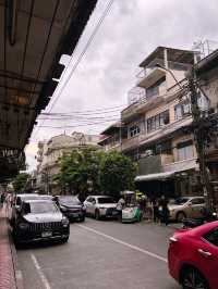เดินถ่ายรูปเล่นถนนทรงวาด