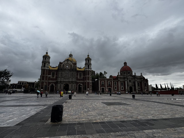瓜達露佩聖母聖殿 Basílica de Santa María de Guadalupe
