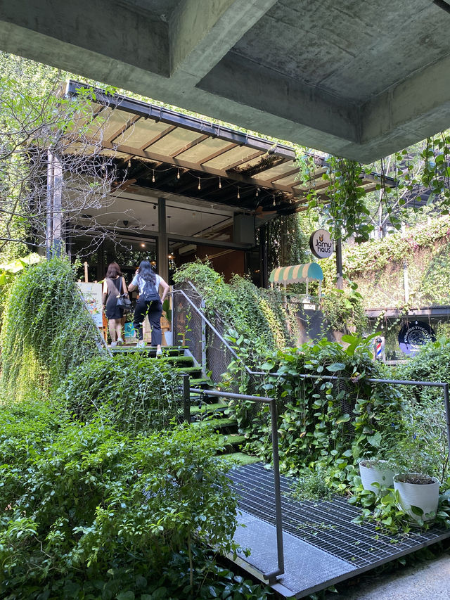 Lost in Aesthetic Jungle: My Soft-Urban Escape at Tamarind Square, Cyberjaya