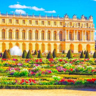 Luxurious Splendor! The Magnificent World of the Palace of Versailles