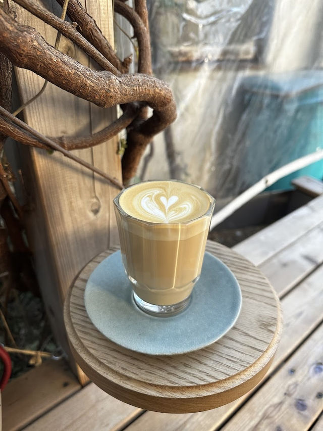 Onibus Coffee Japan, Minimalist Charm Meets Specialty Roasting