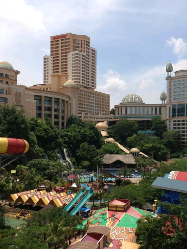 🎡✨ Sunway Lagoon – KL’s Ultimate Splash & Thrill Destination! 🌊🐯🎠