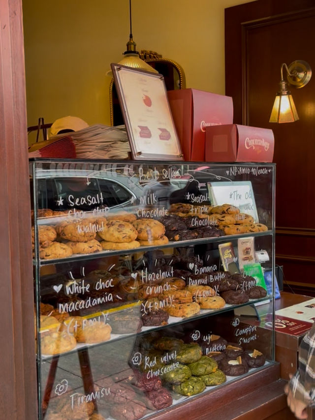 CookiesCrumbs Bake Shop: Where Every Bite Feels Like a Hug 