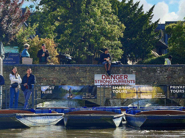 Cambridge: Drifting in its Gentle Embrace! 🇬🇧☀️🛶