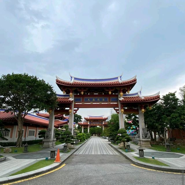 Lian Shan Shuang Lin Monastery (Free, lesser-known)