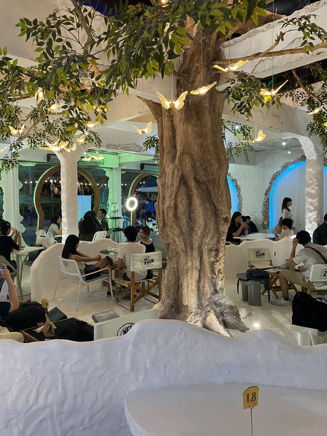 Meekhun Dessert Cafe บรรทัดทอง