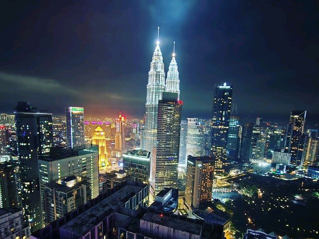 Chasing City Lights: My Favorite Night Views Around the World