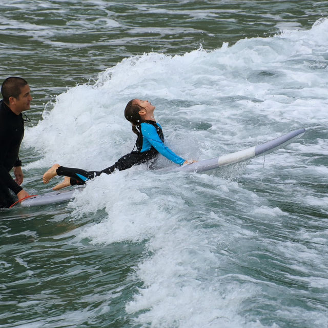 Big Wave Bay: Riding Hong Kong’s Coastal Rhythm🏄‍♂️🌊