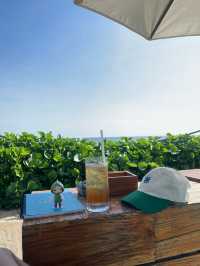 Luna Beach Club in Bali