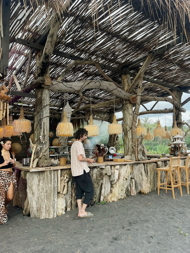 Bonjuk Beach Shack in Nuanu