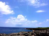 空と海が、すぐそこにある島で