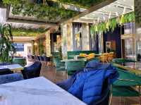 High Class Cafe & Lounge