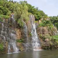 Hongjecheon Waterfall Plaza: Seoul’s Secret Urban Cascade – A Solo Traveler’s Refuge"** 🌊🏙️ 