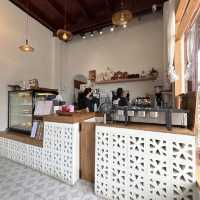 🌿✨ เผลอสุขใจ – Plur Suk Jai Cafe อุทัยธานี