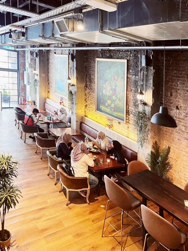 Light capture Cafe