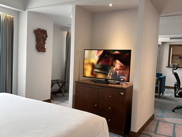 Le Méridien Jakarta: A Strategic Stay in the Heart of the City! 🏨🇮🇩