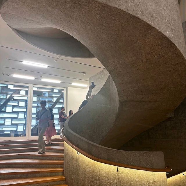 Tai Kwun Centre for Heritage & Arts – Free art and heritage complex.
