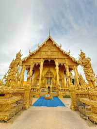 พระอุโบสถสีทอง วัดปากน้ำโจ้โล้ ฉะเชิงเทรา