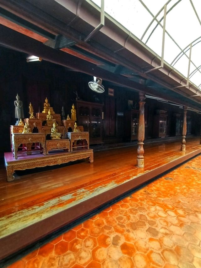 บ้านขุนช้างตามแบบฉบับวรรณคดีไทย