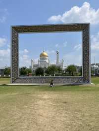🖼️ Framed in Brunei: The Picture-Perfect View of Omar Ali Saifuddien Mosque