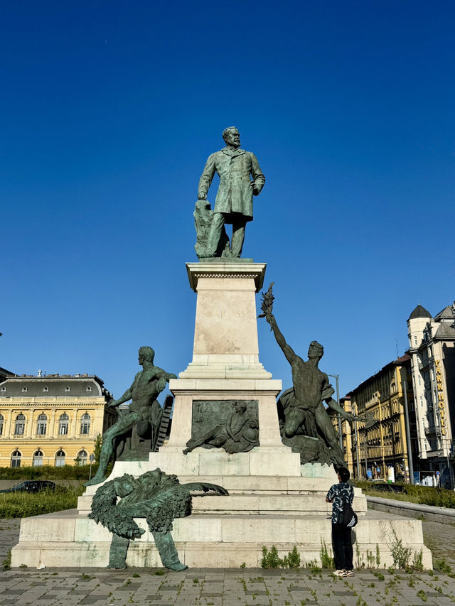 THE STORY BEHIND BRATISLAVA’S GÁBOR BAROSS STATUE!