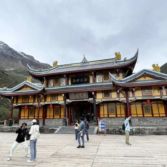⛩ 黄龙古寺 – Sacred Gem of Huanglong
