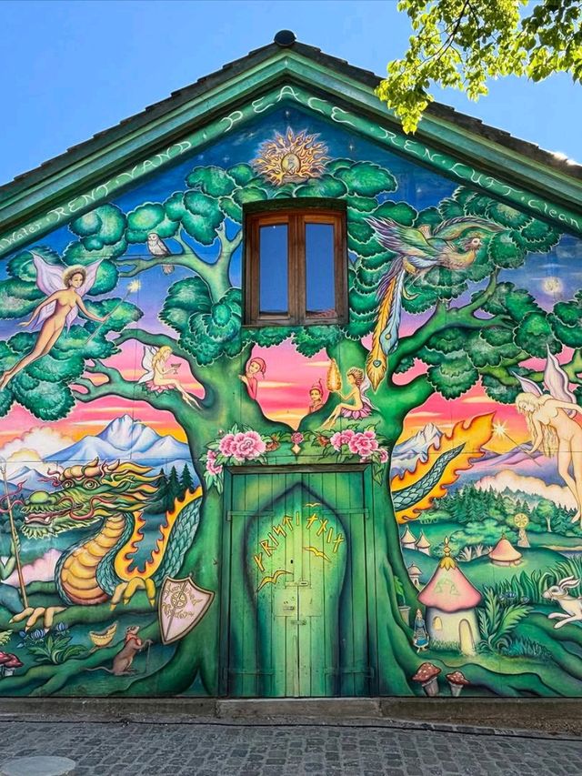 Laid Back Stroll Through Freetown Christiania