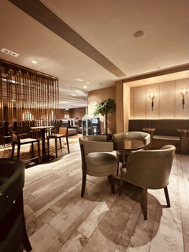 Pre-Flight Bliss: Plaza Premium First Lounge Experience at HKIA Pre-Flight Bliss: Plaza Premium First Lounge Experience at HKIA