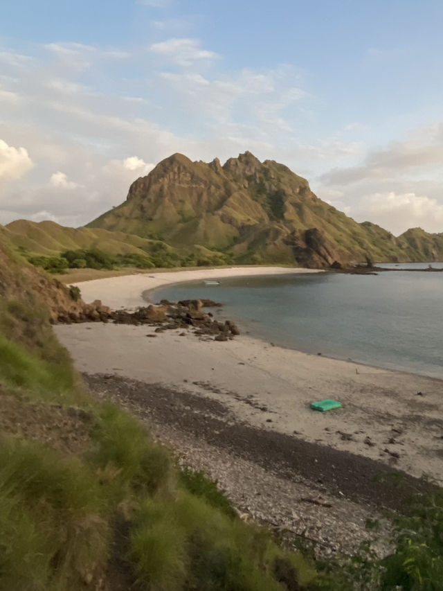 Sunrise Serenity on Padar Island: A Cultural Odyssey