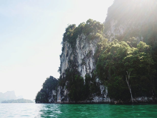 ล่องเรือชมเขื่อนรัชประภา ล่องเรือชมเขื่อนรัชประภา