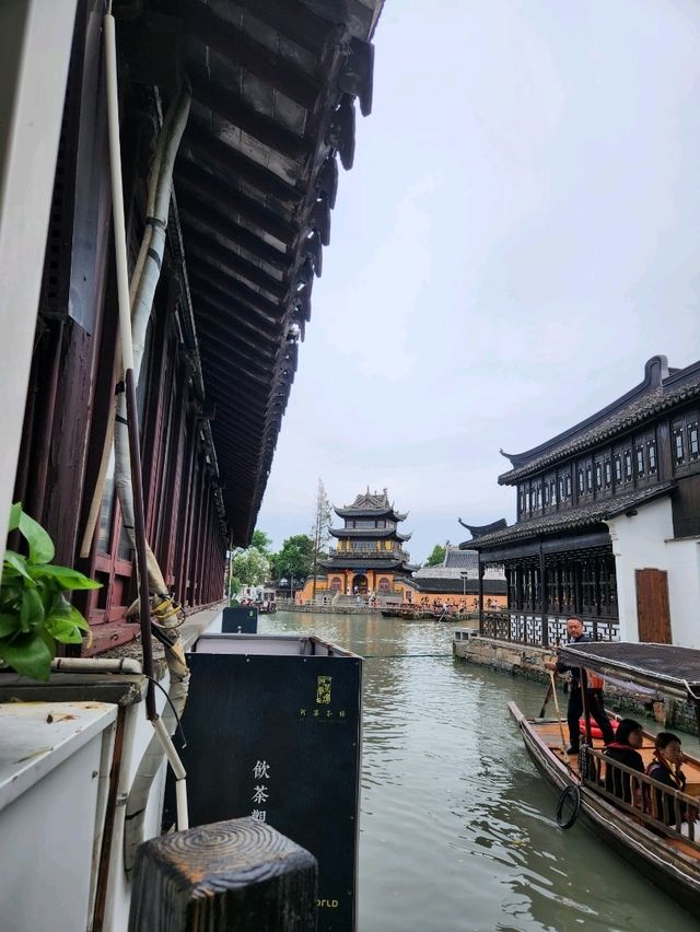 Zhujiajiao — Shanghai’s little Venice of the East. 🚤🏯