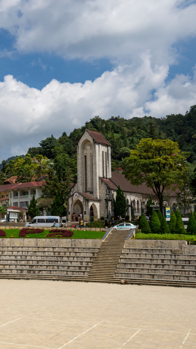 โบสถ์ซาปา(Sapa Stone Church) โบสถ์หินเก่าแก่