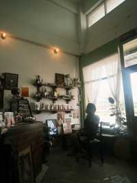 คาเฟ่สไตล์โฮมมี่ย่านบางแสน Mouthfill Home Coffee