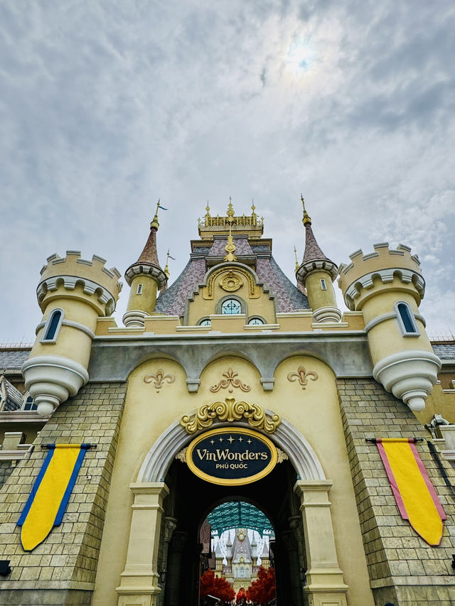 🎢🌴  A Fun-Filled Day at VinWonders Phu Quoc