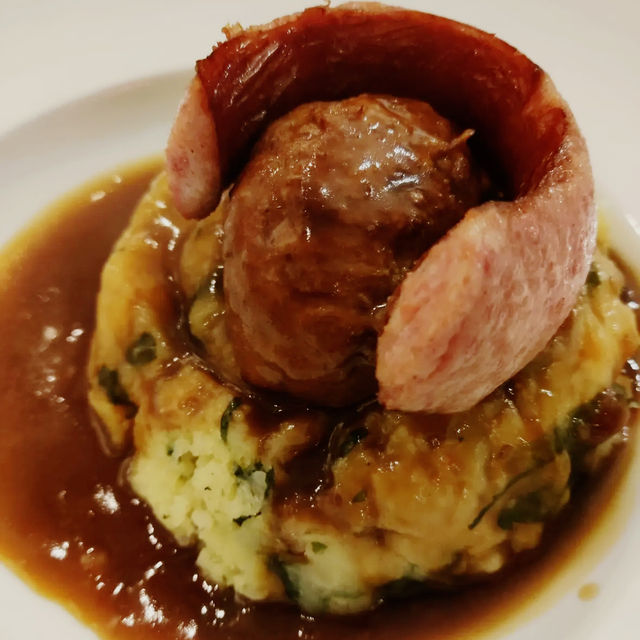 🇳🇱 Classic Dutch Cuisine with Canal Views