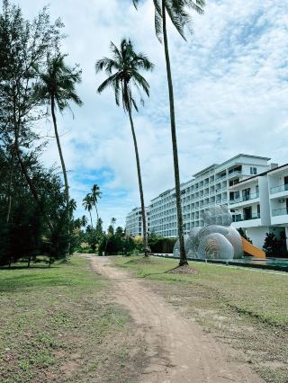 ความสุขเขตร้อนที่ Roxy Beach Resort เซมาตัน