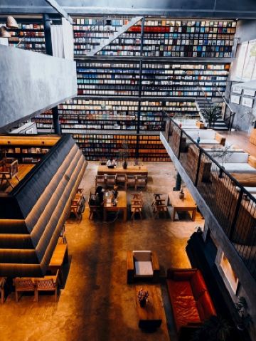 Ladder Space–昆明五層高書牆咖啡館