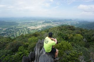 [Perlis, Malaysia: Mount Pintu Wang] Conquering the 499m Hardcore Limestone Crags! Braving Leeches and Breathtaking Border Views.