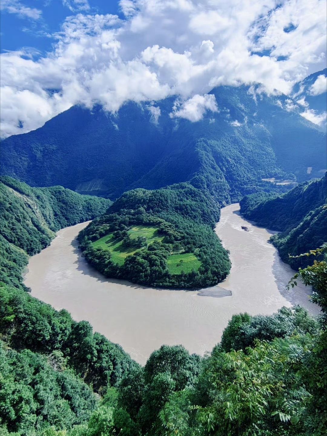 🏔️ Yunnan–Tibet | The Hardest Roads, the Most Beautiful Landscapes
