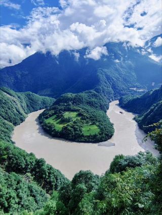 🏔️ Yunnan–Tibet | The Hardest Roads, the Most Beautiful Landscapes
