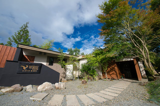 A romantic encounter with Southern European charm and Japanese Zen! 🏰A dreamy vacation with a private onsen (hot spring bath) throughout the room – so beautiful you won't want to leave! ✨