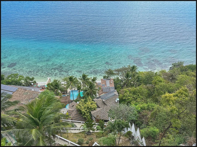 Crystal clear beaches in Oslob - Philippines 