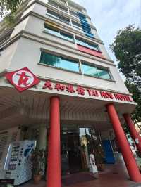 “Compact Convenience: Friendly Stays by Farrer Park MRT”