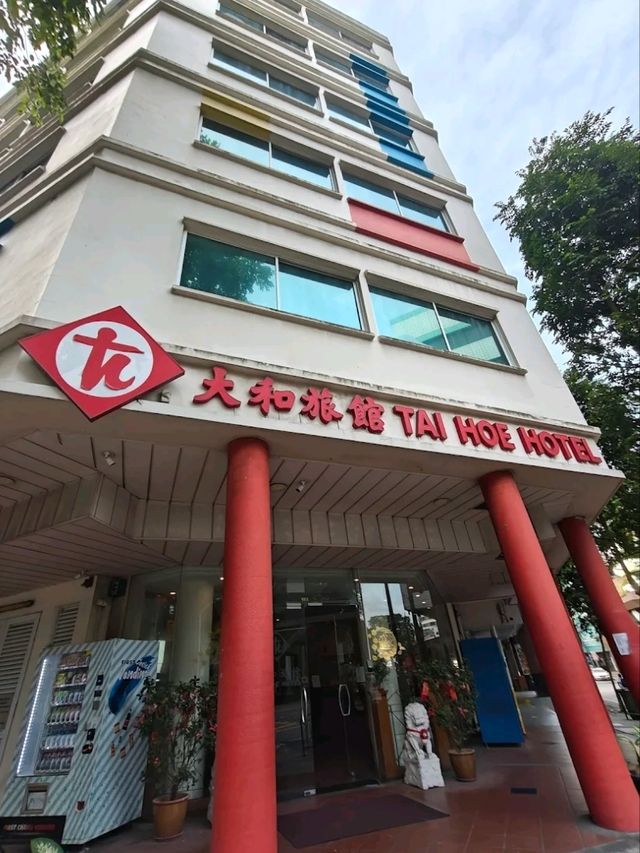 “Compact Convenience: Friendly Stays by Farrer Park MRT”