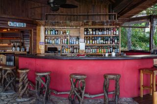 The Lodge Bar, Jamaican Art, Cliffside Dining, and Dinner in Negril